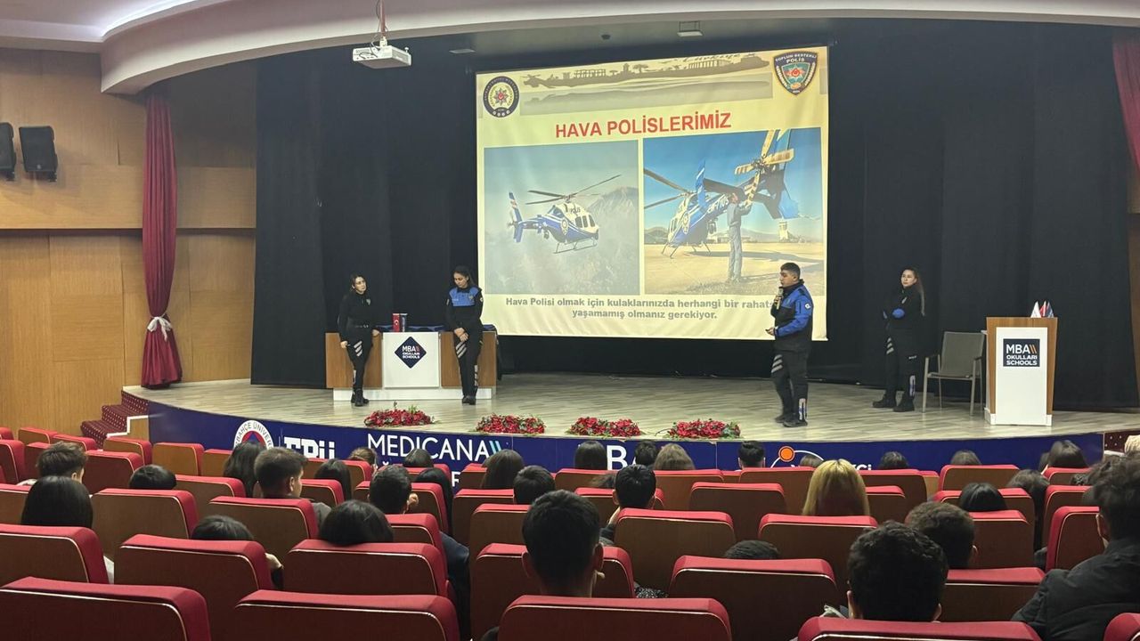 Polisten Gençlere Güvenlik Dersi