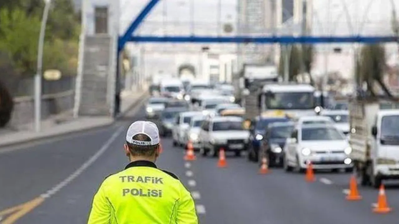 Bugün Çarşamba İstanbul'da hangi yollar kapalı, ne zaman açılacak? 15 TEMMUZ İSTANBUL TRAFİĞE KAPALI YOLLAR LİSTESİ 2026
