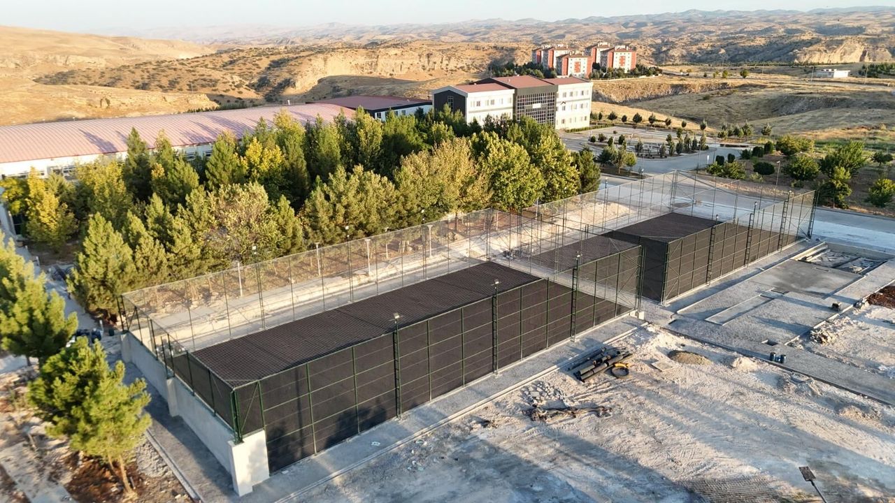 Batman Üniversitesi kampüsüne yeni spor alanları