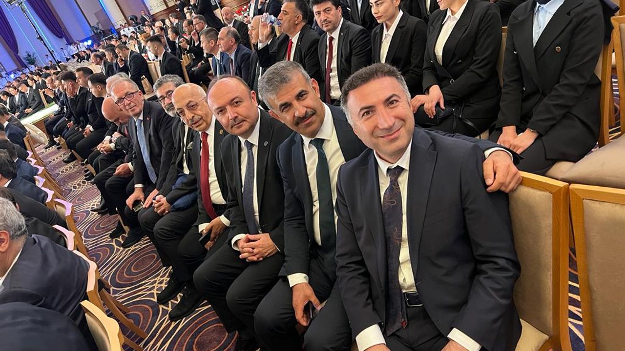 REKTÖR DEMİR YEMİN TÖRENİNE KATILDI
