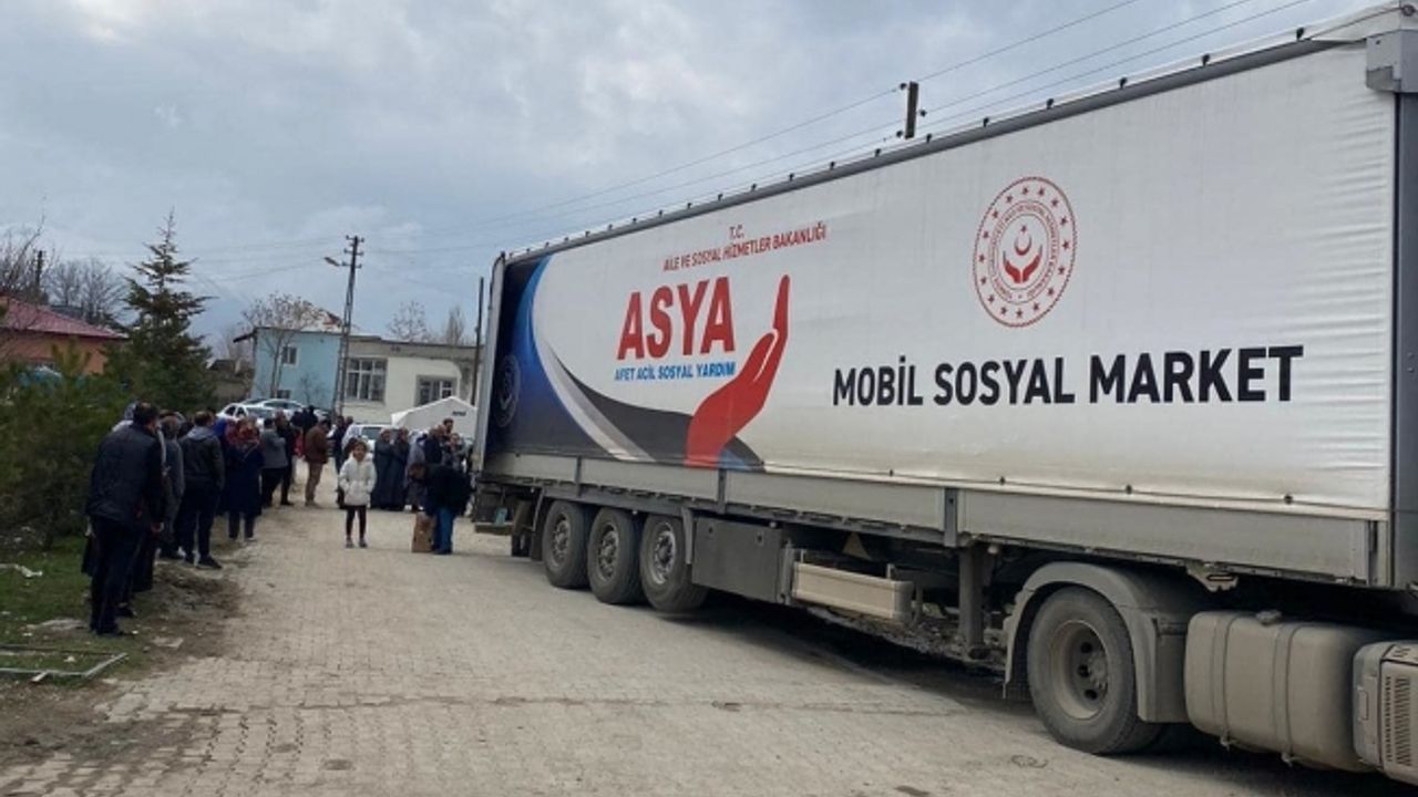MOBİL SOSYAL MARKET TIRI 60 BİNİ AŞKIN KİŞİYE ULAŞTI