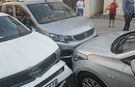 Kontrolden Çıkan Otomobil Dehşet Saçtı: Park Halindeki 3 Araç Hasar Gördü