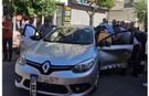 Araçta sıkışan sürücü ekiplerce kurtarıldı