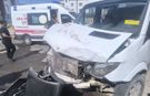 Minibüs İle Hafif Ticari Araç Çarpıştı: Bir Yaralı
