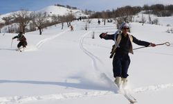 Sıfır noktasında tahta kayakla kar keyfi