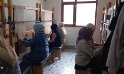 Sason’da Kadınlar ve Gençler Geleceği Dokuyor!