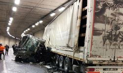 Kaza yapan tır ikiye bölündü: 1 yaralı