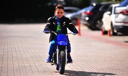 6 yaşındaki Yağız motor yarışlarına hazırlanıyor