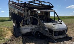 Baba ve 15 yaşındaki oğlunun yanan kamyonette cesetleri bulundu