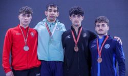 SPOR BİLİMLERİ FAKÜLTESİ ÖĞRENCİLERİNDEN RAKİPLERİNE TUŞ