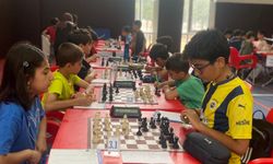 Satrançta Rekor Hamle: 301 Minik Zeka Batman'da Yarıştı!