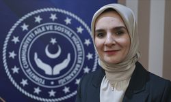 Bakan Göktaş'tan üniversite öğrencilerinin “koruyucu aile” konulu bitirme projesine destek