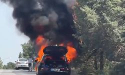 Seyir halindeki araçta çıkan yangın maddi hasara yol açtı