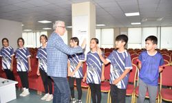 Şampiyon Öğrenciler İl Müdürüyle Buluştu