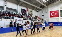 Batman’da Geleneksel Çocuk Oyunlarıyla Spor Salonu Şenlendi