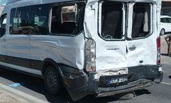 Mardin’de tır minibüse arkadan çarptı: 4 yaralı