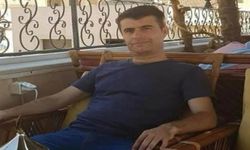 Bıçaklı kavgada kaçmak isterken minibüsün altında kalıp öldü
