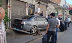 Batman'da küçük çocuk babasının arabasıyla kaza yaptı