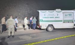 Motosiklet devrildi: 2 ölü