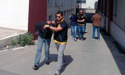 Husumetlisi zannedip, kapıda bekleyen kardeşi öldürdü