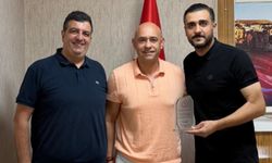 Mehmet Hakkı Yıldız'a Başarı Plaketi