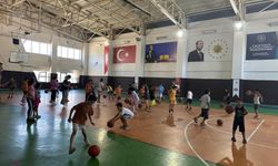 SPOR SALONLARI BASKETBOLCULARLA DOLUP TAŞIYOR