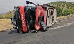 Diyarbakır'da yangına giden itfaiye aracı devrildi: 1’i ağır, 3 yaralı