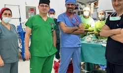 Hastanın karaciğerinden 90 santimetrelik kedi-köpek kisti çıkarıldı