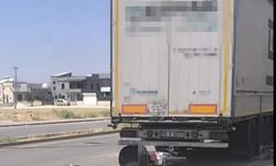 TIR’a çarpan motosikletin sürücüsü ağır yaralandı