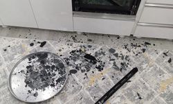 Mutfakta bulunan fırın aniden patladı