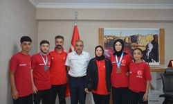 Türkiye Derecesi Yapan Karateciler Ödüllendirildi