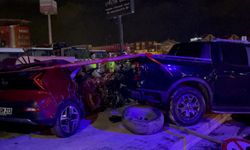 Araçla çarpışan otomobildeki 2 kardeş hayatını kaybetti