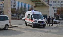 Yolun karşısına geçmek isteyen kadına araç çarptı
