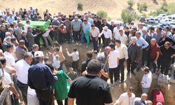 Kazada ölen aynı aileden 5 kişi, yakınlarının düğününe gidiyormuş