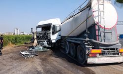 Otomobil ve kamyona, tanker çarptı; 2 yaralı