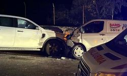 Batman'da Feci Kaza: Minibüs ile Pikap Kafa Kafaya Çarpıştı, 4 Yaralı