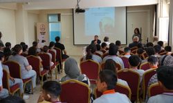 Rektör Öğrencilerle Buluştu: "Bilimle Yol Alın!"