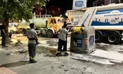 VİNÇLİ ÇÖP KONTEYNERLERİ YIKANIP DEZENFEKTE EDİLİYOR