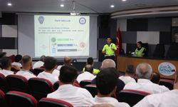 Batman'da Otobüs Şoförlerine Trafik Güvenliği Eğitimi Verildi