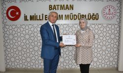 Öğretmenlere Başarı Belgeleri Takdim Edildi