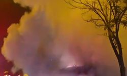 Diyarbakır’da otomobil kaldırıma çarpıp yandı: 1’i ağır, 3 yaralı