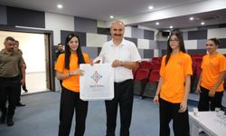ANADOLU YILDIZLARI VALİ CANALP’I ZİYARET ETTİ