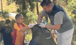 Öğrencilerle çöp toplama etkinliği düzenlendi