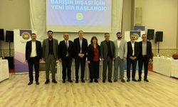 Barışın İnşası İçin Yeni Bir Başlangıç" Toplantısı Diyarbakır'da Gerçekleştirildi