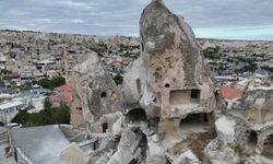 Kapadokya’da peribacasının bir kısmı yıkıldı