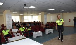 Okul Servis Şoförlerine Trafik Eğitim Semineri Verildi