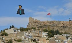 Mardin semalarında Atatürk posterli uçurtma uçuruldu