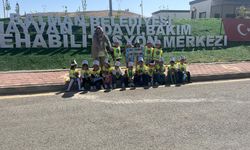 MİNİK KONUKLARDAN HAYVANLARA SEVGİ ZİYARETİ