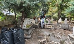 Batman'da Tüm Mezarlılarda Bakım Çalışmaları Sürüyor