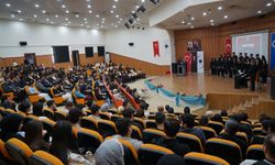 Üniversitede Cumhuriyet Marşları Yankılandı